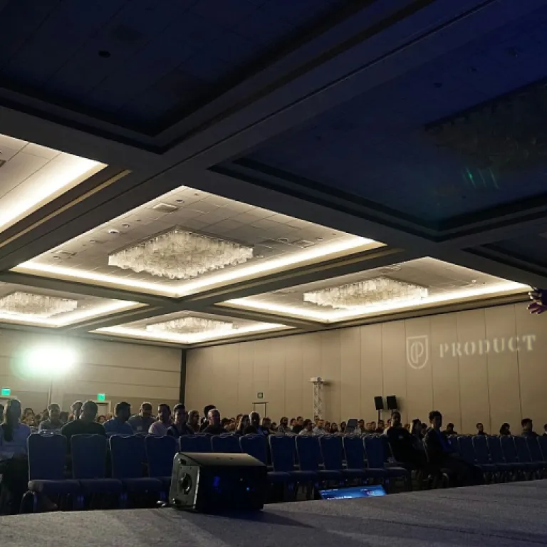 How a mobile growth summit free expo pass empowers professionals in the app industry
